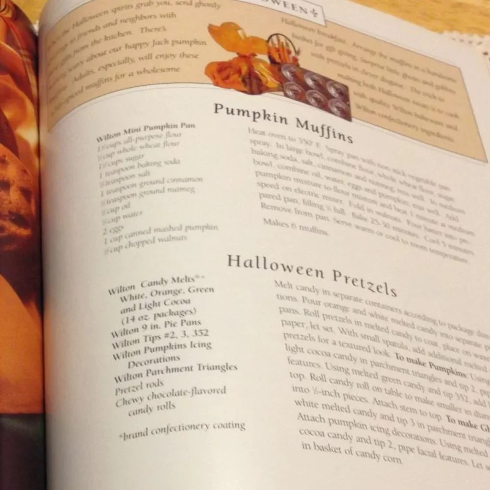 Wilton Cake Decorating and recipes, 1995 Gifts from the Kitchen